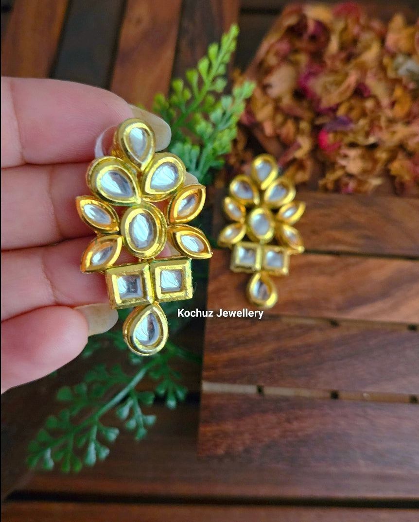 EAR1080 - Kundan Studs