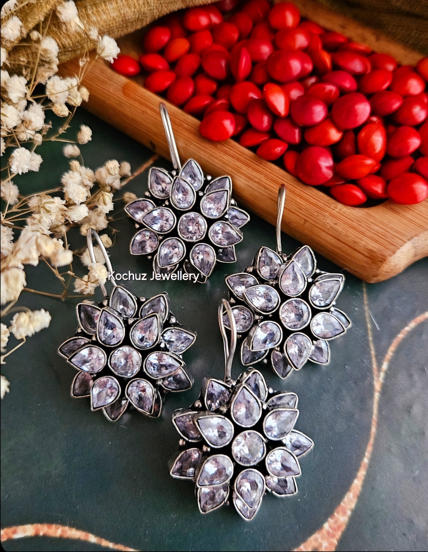 EAR1122 - Zircon Danglers