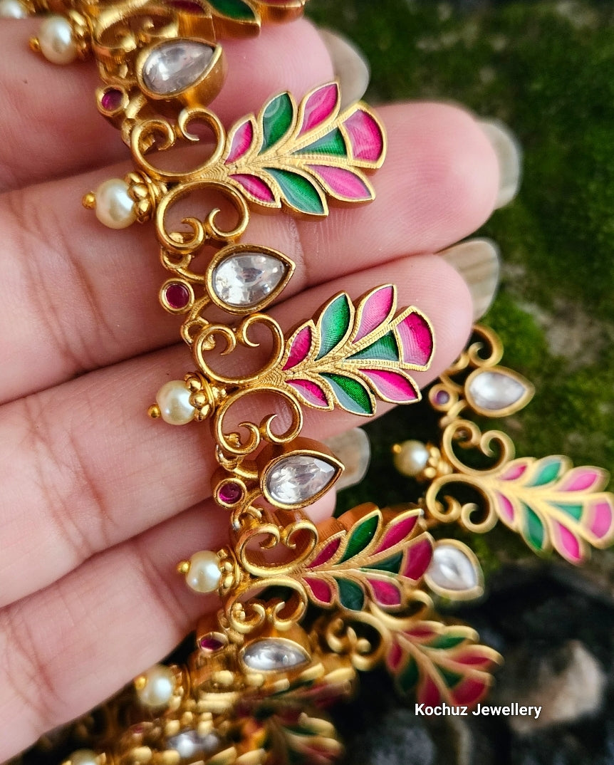 NECK1032 - Traditional Enamel Set