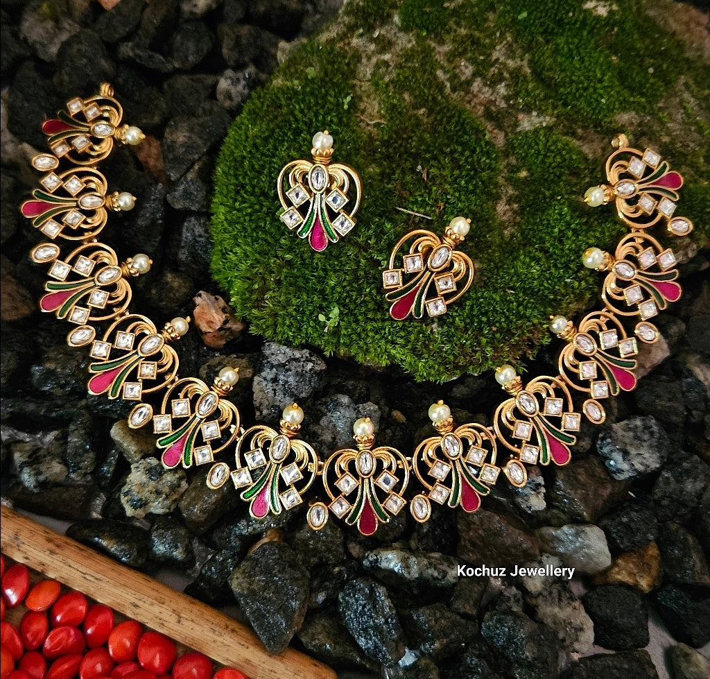 NECK1033 - Traditional Enamel Set
