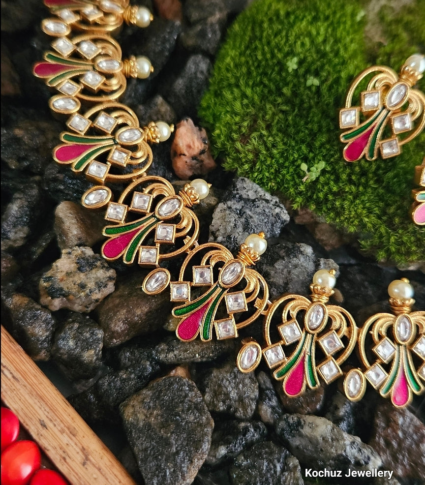 NECK1033 - Traditional Enamel Set
