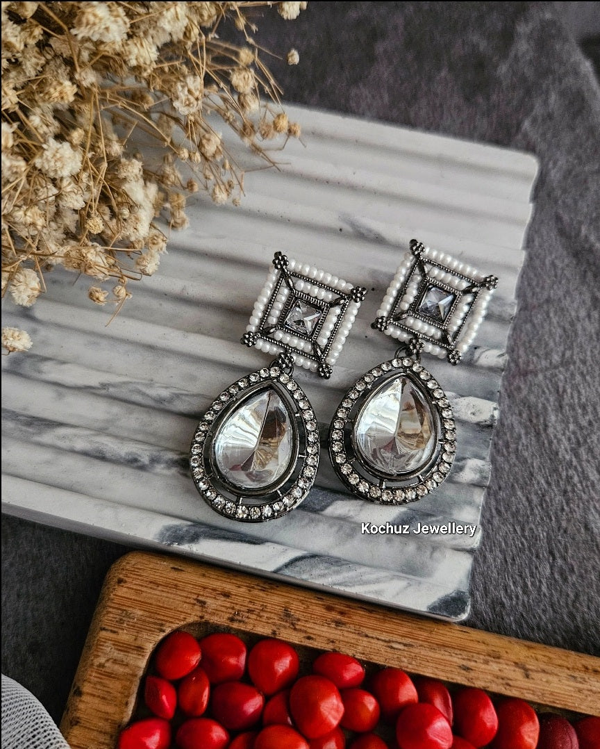 EAR1126 - Black Metal Finish Kundan Danglers