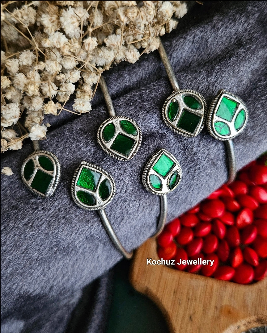 BANG1096 - Raga Bangle