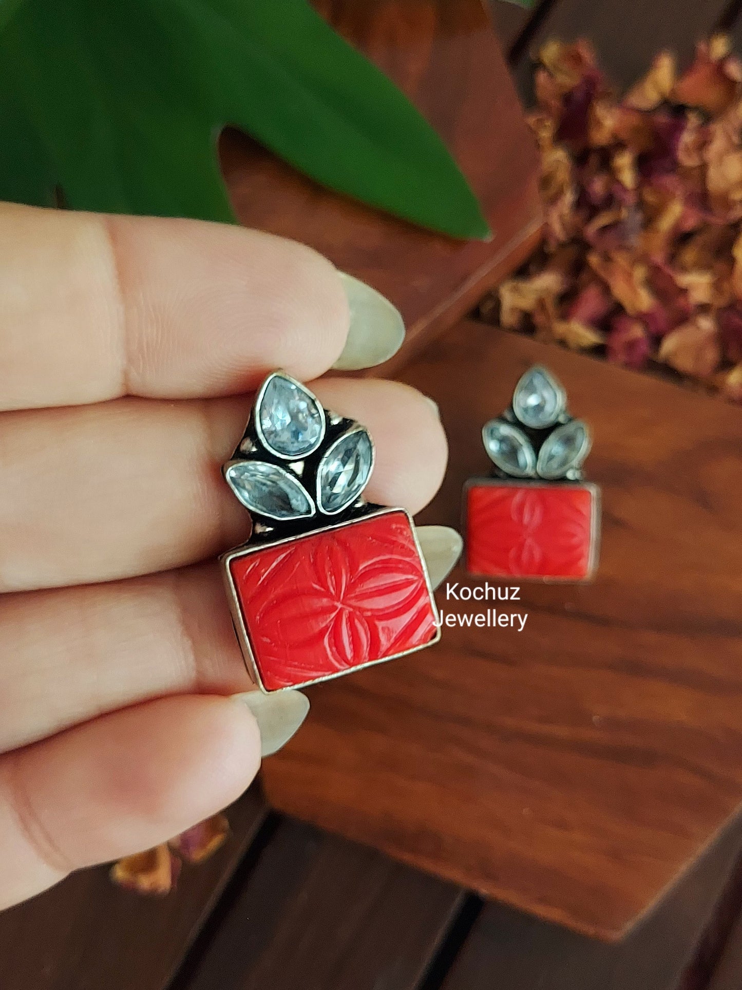 EAR1034 - Wax Bead Earring