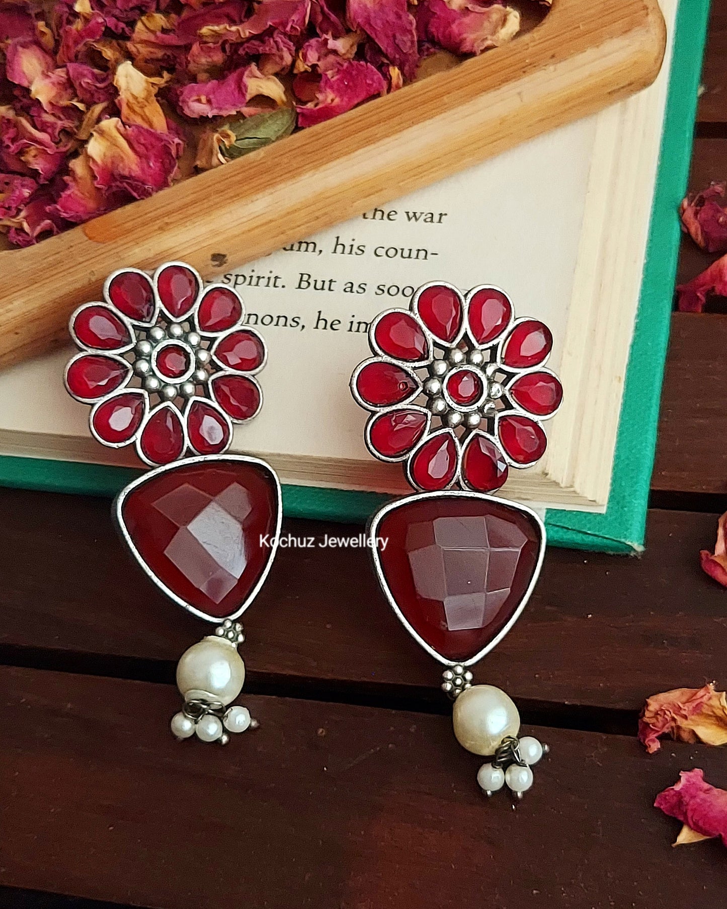 EAR1012 - Silver Look Alike Flower Earrings