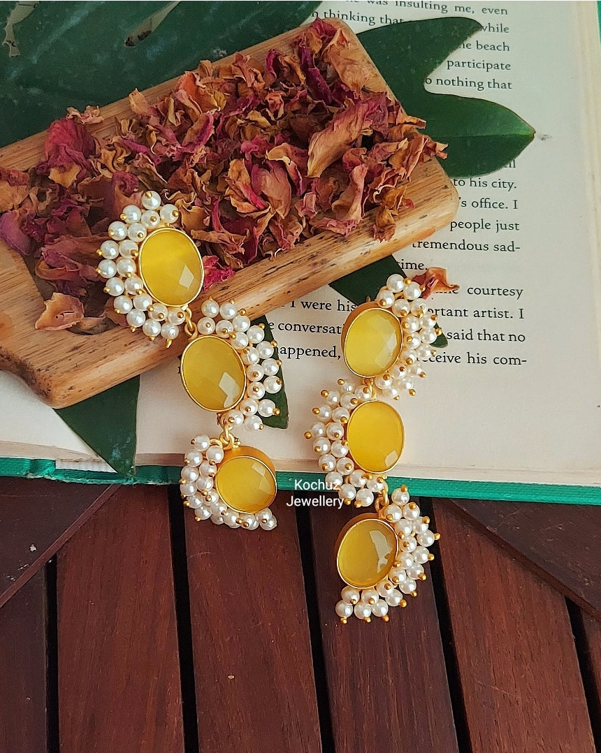 EAR1063 - Naira Oval Earrings