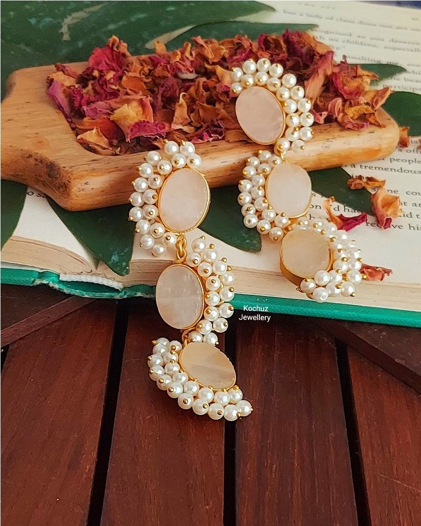EAR1063 - Naira Oval Earrings