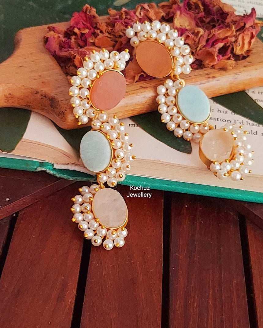 EAR1063 - Naira Oval Earrings