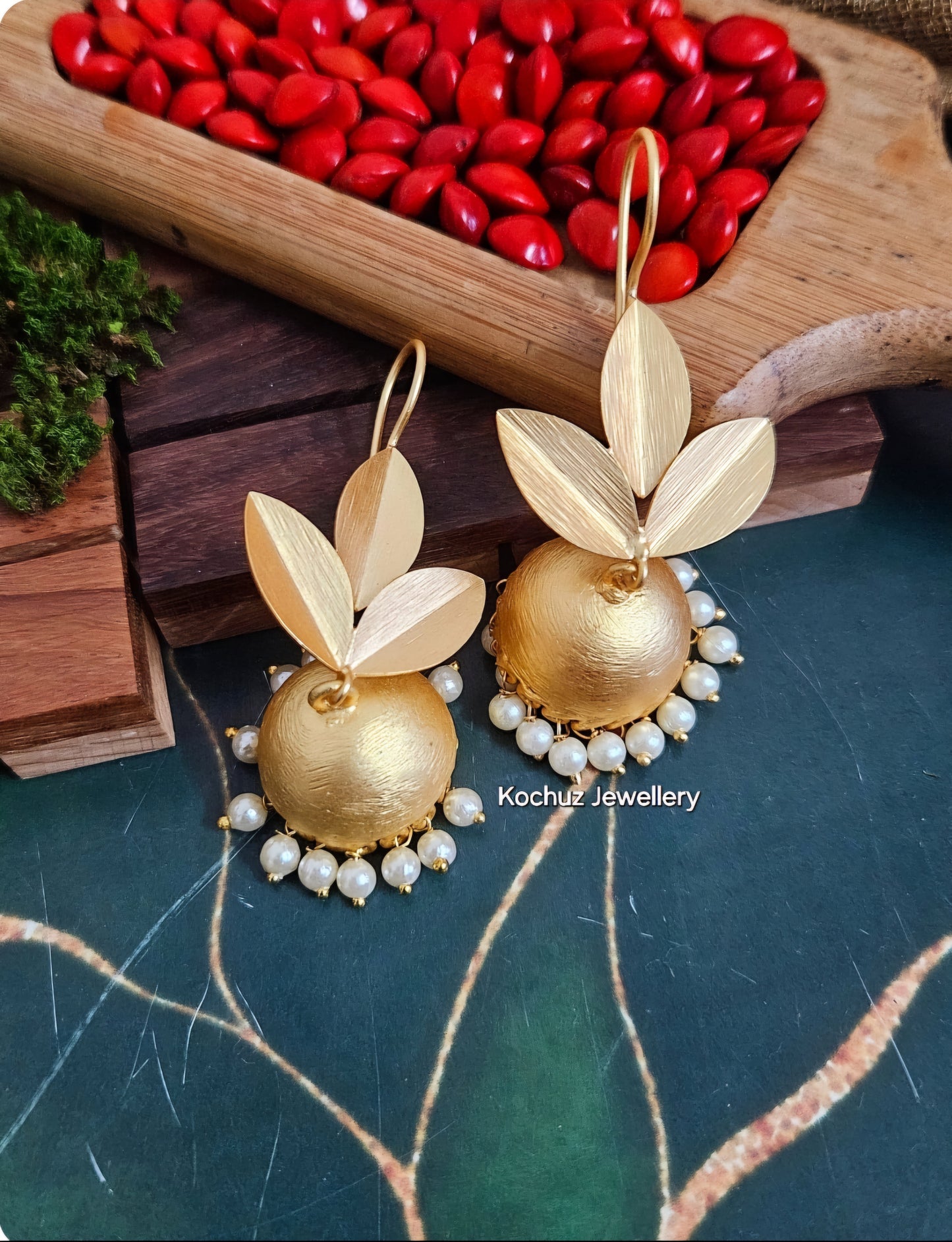 EAR1204 - Leaf Jhumka