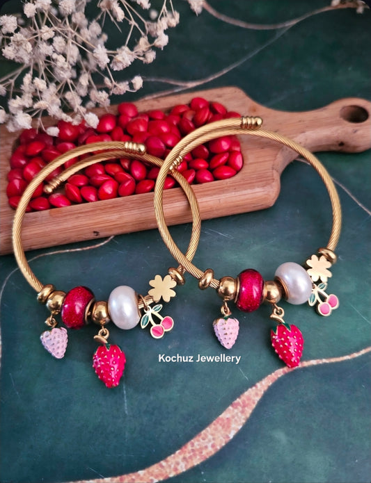 BANG1353 -Anti Tarnish Charm Bracelet